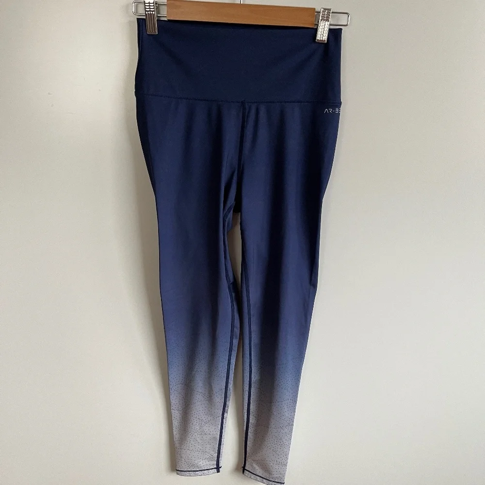 AR-33 Alpha 7/8 high waist leggings Ocean Fade NWOT Sz‎ M